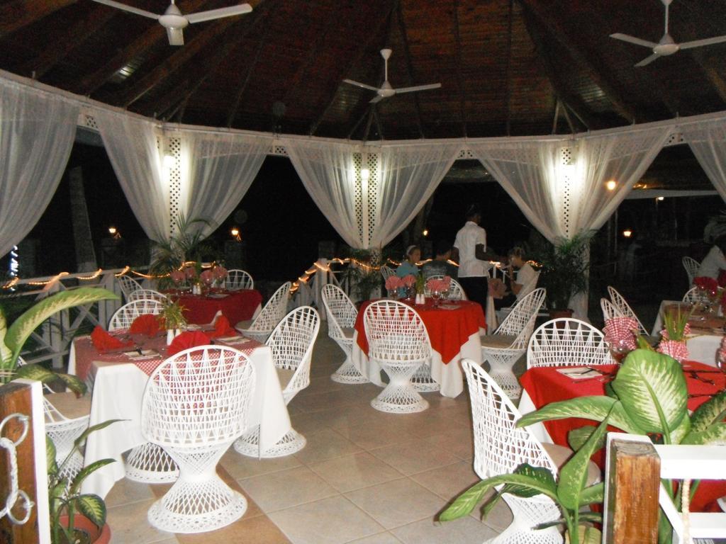 Rondel Village Negril Exteriör bild
